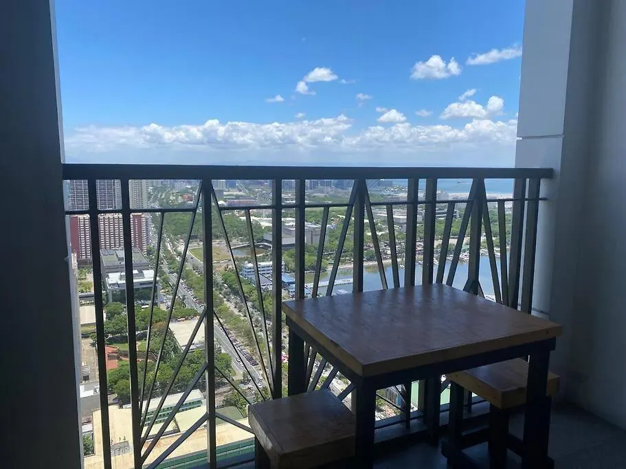 Stunning 1 Bedroom Manila Bay View Flat With Spacious Balcony